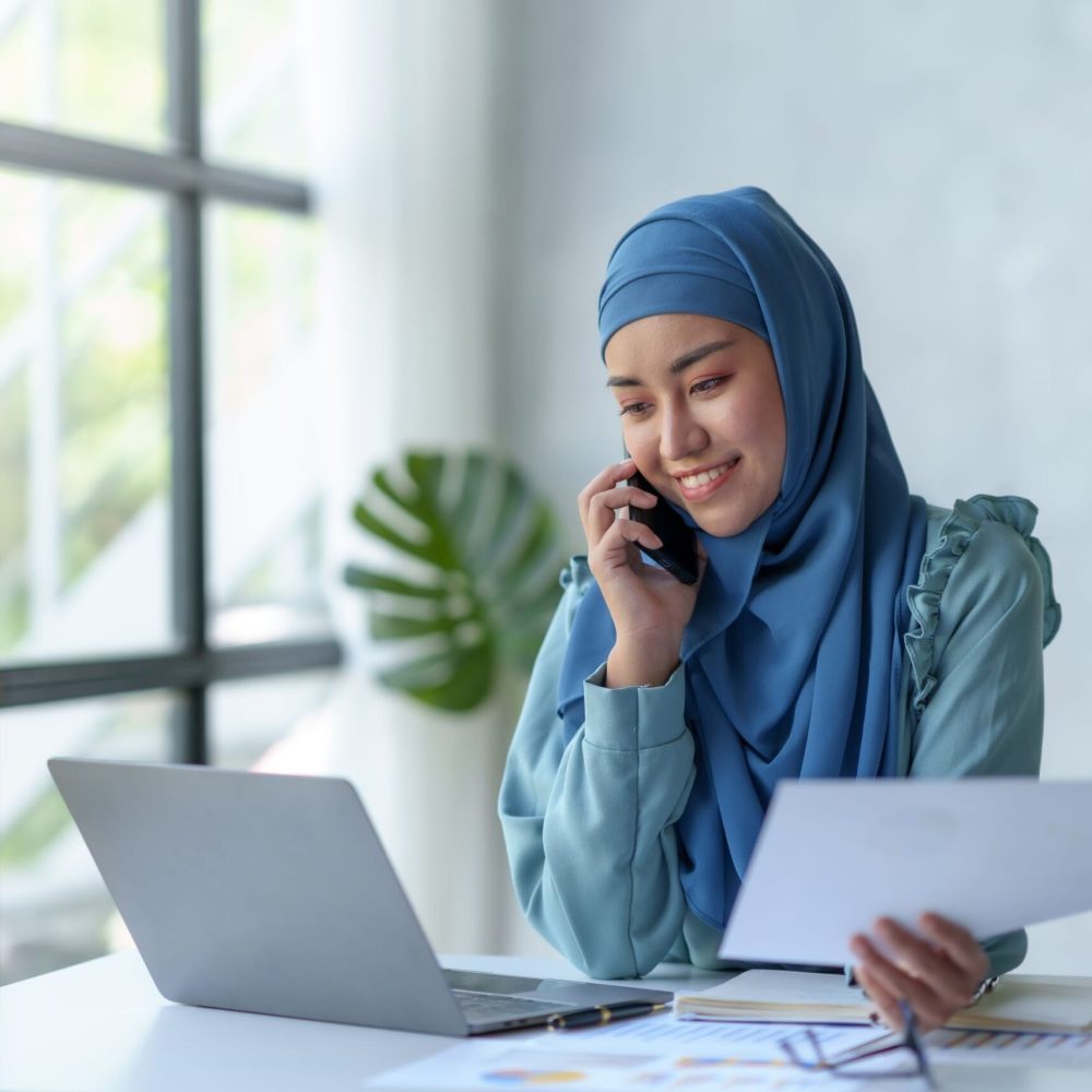 beautiful-muslim-businesswoman-talking-on-the-phon-2023-11-27-04-54-49-utc beautiful-muslim-businesswoman-talking-on-the-phon-2023-11-27-04-54-49-utc